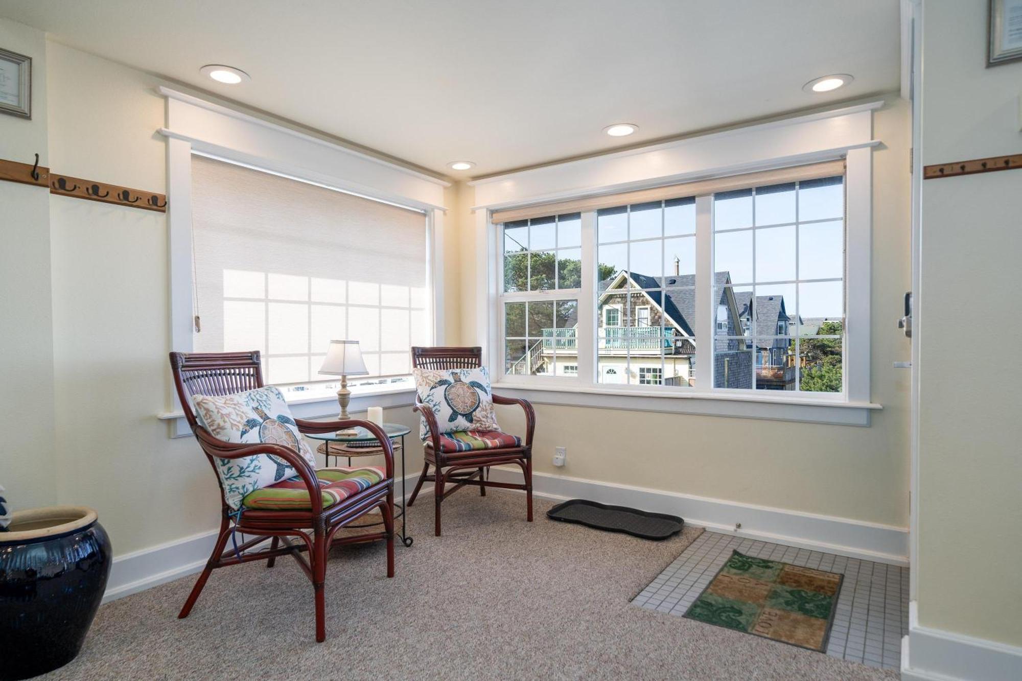 Nyevana Beach House Newport Exterior photo